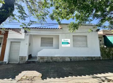 Casa · 77m² · 3 Ambientes · Venta de Casa de 2 Dorm. Céntrica con Patio en Colonia del Sacramento