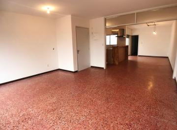 Departamento · 57m² · 4 Ambientes · Apartamento Céntrico en Venta de 3 Dorm. y 2 Baños Muy Amplio