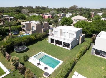 Casa de 5 ambientes, Escobar · Casa en Venta en Haras Santa Maria, Escobar, G. B. a. Zona Norte