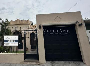 Casa de 5 ambientes, Quilmes · Venta//chalet en 2 Plantas Estilo Colonial