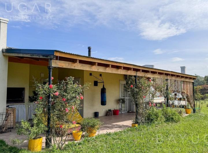 Casa · 160m² · 4 Ambientes · 2 Cocheras