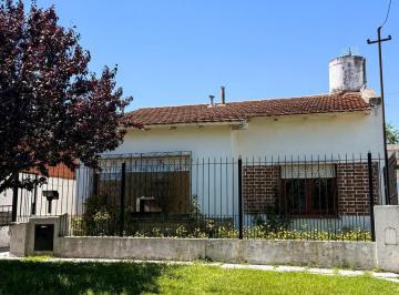 Casa · 120m² · 4 Ambientes · 3 Cocheras · Casa en Termas Huinco