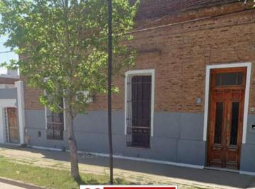 Casa · 248m² · 3 Dormitorios · 2 Cocheras · Casa en Las Rosas