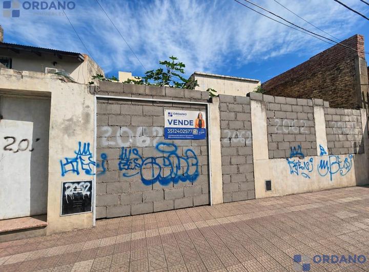 Terreno · 196m²