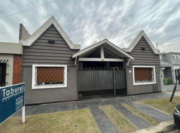Casa · 220m² · 4 Ambientes · 2 Cocheras · Casa 4 Ambientes en Venta en Ituzaingo Norte