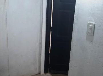 Casa de 5 ambientes, San Luis · Venta Excelente Propiedad C/local Al Fte. Aceptan Vehiculo o Inmueble de Menor Valor
