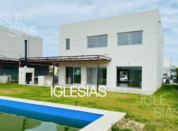 Casa · 160m² · 6 Ambientes · 3 Cocheras · Casa en Venta en Carpinchos, Nordelta