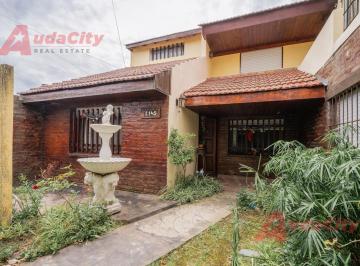 Casa · 252m² · 8 Ambientes · 1 Cochera · Casa 8 Ambientes en Venta en Centro de Lujan