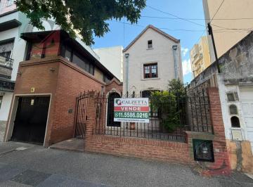 Casa · 200m² · 5 Ambientes · 1 Cochera · Casa 5 Ambientes con Cochera Lanus Centro