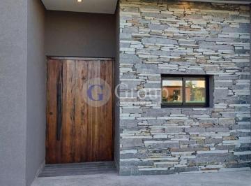 Casa · 150m² · 5 Ambientes · 1 Cochera · Casa en Venta en San Ramón, Pilar del Este, Pilar