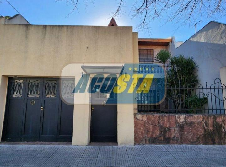 Casa en venta en Mataderos · 6 ambientes