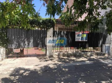 ANI-ANI-33_2 · Casa de 3 Ambientes con Fondo Libre y Pileta