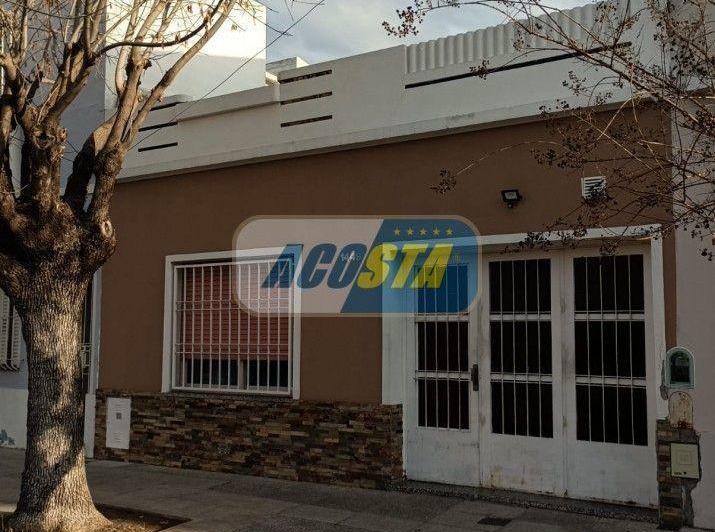 Casa · 170m² · 3 Ambientes · 1 Cochera