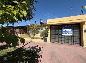Casa · 155m² · 6 Ambientes · 1 Cochera · 4 Hab/2 Banos/cochera