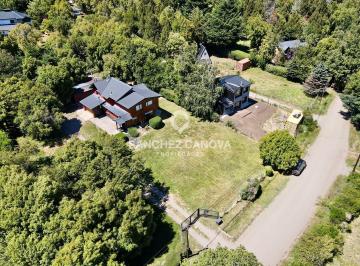 Casa · 232m² · 5 Ambientes · 2 Cocheras · Casa Chalet en Venta en Pájaro Azul, Bariloche, Patagonia