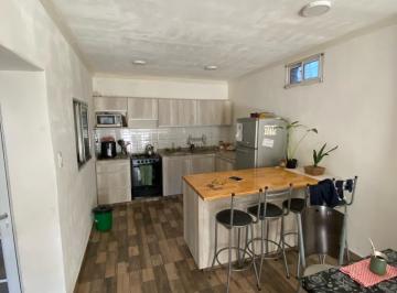 Casa · 55m² · 3 Ambientes · 1 Cochera · Casa Reciclada de 2 Dorm. en Zona Sur a La Venta