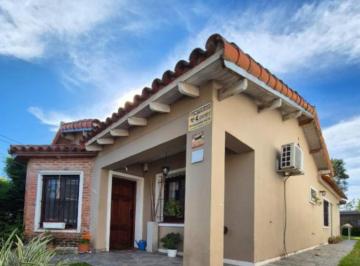Casa · 120m² · 4 Ambientes · 2 Cocheras · Hermoso Chalet en Venta! Barrio Santa Rita, Longchamps