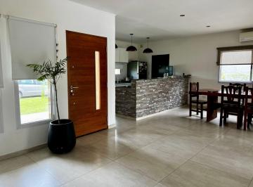 Casa · 162m² · 5 Ambientes · 3 Cocheras · Casa Venta 5 Amb Pilar del Este S. Ramon Jardín, Quincho, Pileta (Pemuta/financiacion) Escucha Ofertas