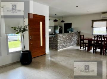 Casa · 162m² · 5 Ambientes · 3 Cocheras · Casa Venta 5 Amb Pilar del Este S. Ramon Jardín, Quincho, Pileta (Pemuta/financiacion) Escucha Ofertas