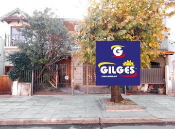 Casa · 160m² · 4 Ambientes · 2 Cocheras · Venta de Casa 4 Amb. con Depto. 3 Amb. Pta. Alta en Ramos Mejia - con Patio y Quincho