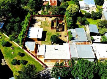 Edificio · 238m² · 9 Ambientes · 1 Cochera · Colonia - Venta de Complejo 7 Apartamentos a m de Rambla Costanera