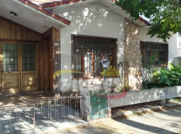 Casa · 90m² · 3 Ambientes · 1 Cochera · Venta Casa 3 Ambientes en Ramos Mejia Excelente Ubicación