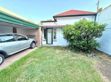 Casa · 97m² · 3 Ambientes · 2 Cocheras · Casa en Venta de 3 Ambientes Más Departamento con Parque en Quilmes Centro