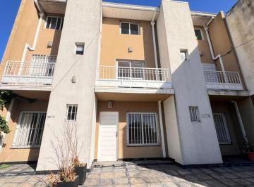 Casa · 120m² · 4 Ambientes · 1 Cochera · Duplex de 4 Amb con Entrada de Auto y Parque