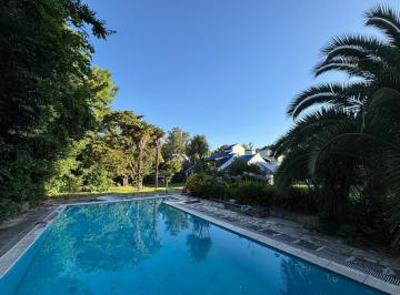 Quinta vacacional · 220m² · 8 Ambientes · 4 Cocheras · Quinta en Belen de Escobar