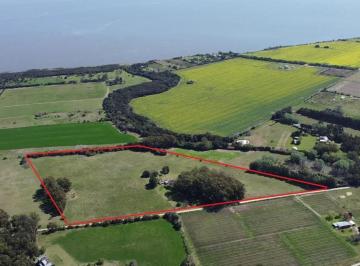 Campo · 100m² · 2 Ambientes · 1 Cochera · Chacra en El Caño Venta de 8 Hectáreas y 5500 m² con Casa