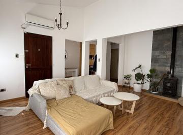 Casa · 183m² · 5 Ambientes · 1 Cochera · Casa en Neuquen