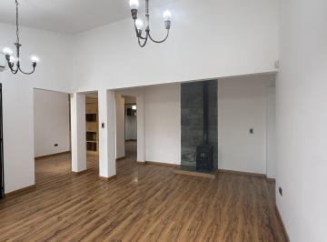 Casa · 183m² · 5 Ambientes · 1 Cochera · Casa en Neuquen