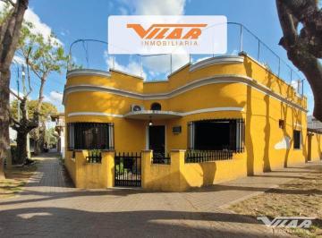 Casa · 195m² · 5 Ambientes · 2 Cocheras · En Venta Casa 5 Amb C/ Fondo, Cochera, Quincho y Terraza - Villa Martelli