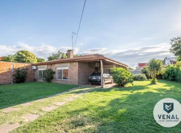 Casa · 96m² · 3 Ambientes · 4 Cocheras · Venta Casa 3 Ambientes, 2 Dorm., Luminosa, Lote 630 m² a 300 m Panamericana.
