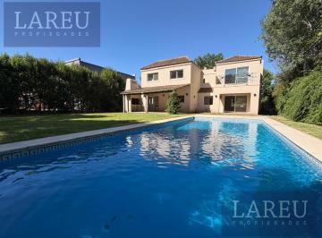Casa · 231m² · 6 Ambientes · 3 Cocheras · Casa en Saint matthew'S