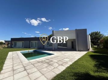 Casa · 211m² · 4 Ambientes · 2 Cocheras · Casa en Venta en Canning Barrio San Lucas