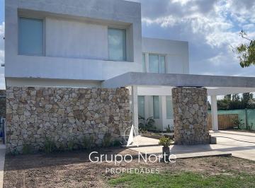 Casa · 286m² · 6 Ambientes · 4 Cocheras · Casa en Venta Al Lago en Barrio San Matias, Escobar