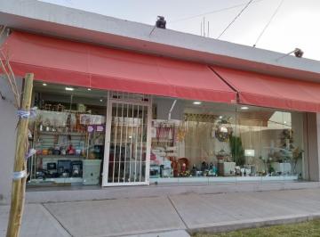Local comercial · 428m² · 6 Ambientes · 1 Cochera · Local en Venta en Rodeo de La Cruz