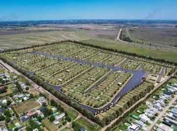 Terreno · 520m² · Terreno Barrio Privado Funes Lakes. Isla C. Lote 57. 520 m²