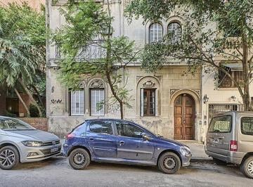 Casa · 184m² · 5 Ambientes · Exclusiva Propiedad en Belgrano Sobre Lote Propio - Ideal Para Modernizar o Proyecto de Demolición