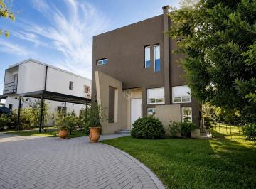 Casa · 120m² · 4 Ambientes · 2 Cocheras · Casa en Venta en Los Tilos, La Cañada de Pilar, Pilar