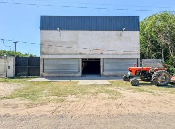 Bodega-Galpón , Resistencia · Galpón Operativo con Entrepiso y Departamentos Para Personal