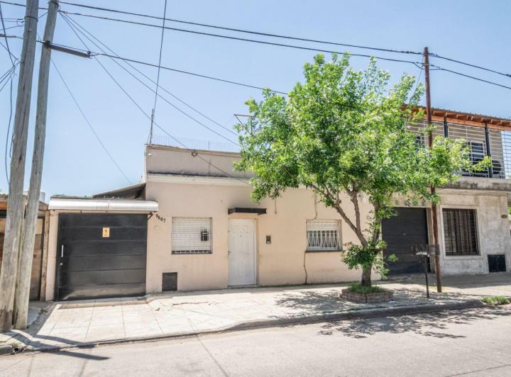 Casa · 80m² · 4 Ambientes · 2 Cocheras