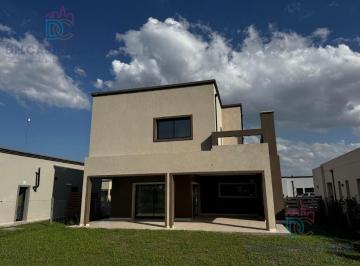 Casa · 221m² · 6 Ambientes · Casa en San Pablo, Pilar