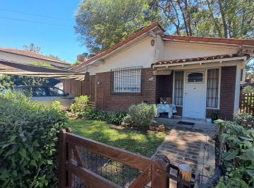 Casa · 80m² · 3 Ambientes · 1 Cochera · Casa en Villa Gesell en Lote Multifamiliar