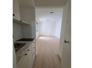Monoambiente con kitchenet y baño · Monoambiente Recoleta Super Luminoso Reciclado a Nuevo