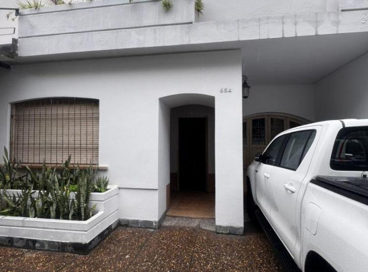 Casa · 300m² · 6 Ambientes