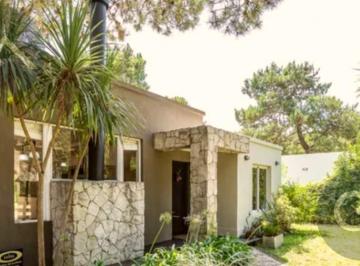 Casa · 110m² · 3 Ambientes · 1 Cochera · Casa en Valeria del Mar
