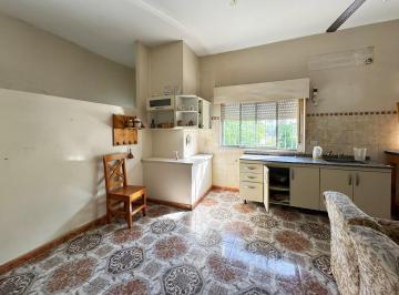 Casa · 250m² · 5 Ambientes · 1 Cochera · Venta en Bloque en Merlo Ideal Inversor!
