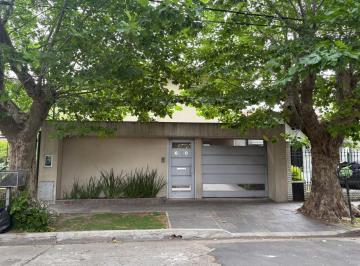 Casa · 124m² · 3 Dormitorios · 2 Cocheras · Casa con 3 Dorm. con Amplio Parque